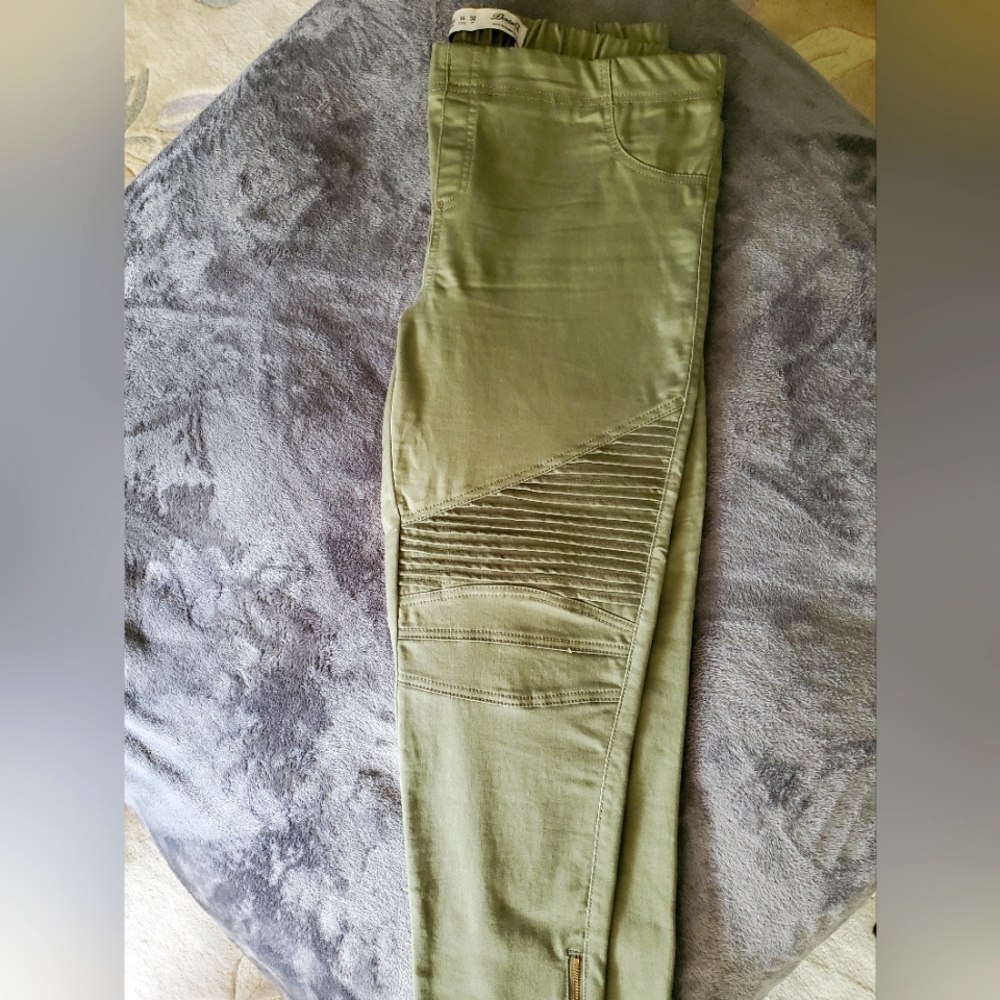 Army green skinny pants